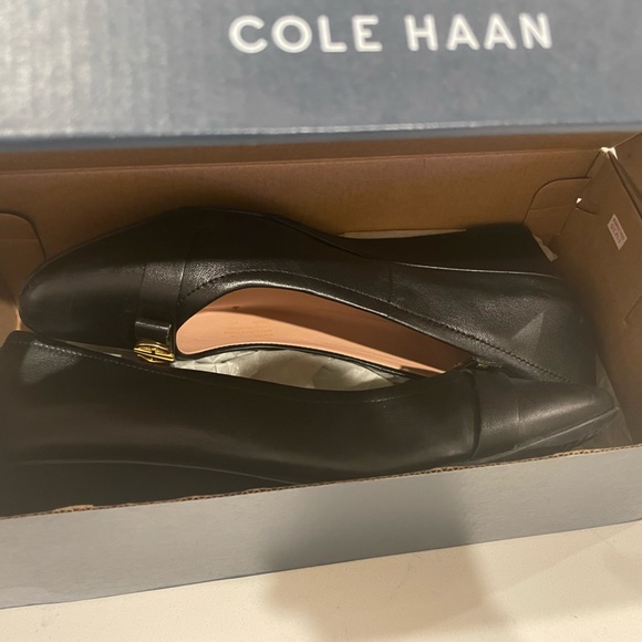 Coke Haan Black Wedges - Size 7.5 - Picture 4 of 4